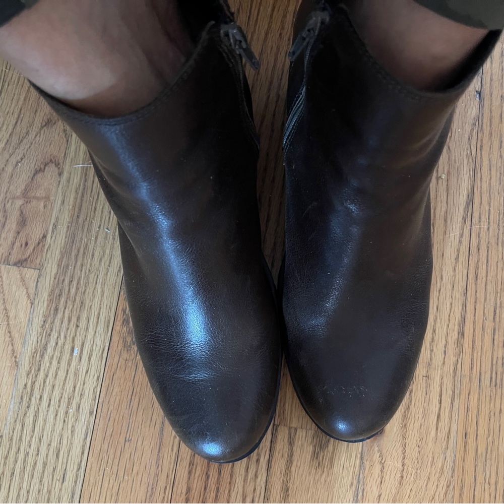 ECCO DARK OLIVE ANKLE WEDGE BOOTIE SIZE 10